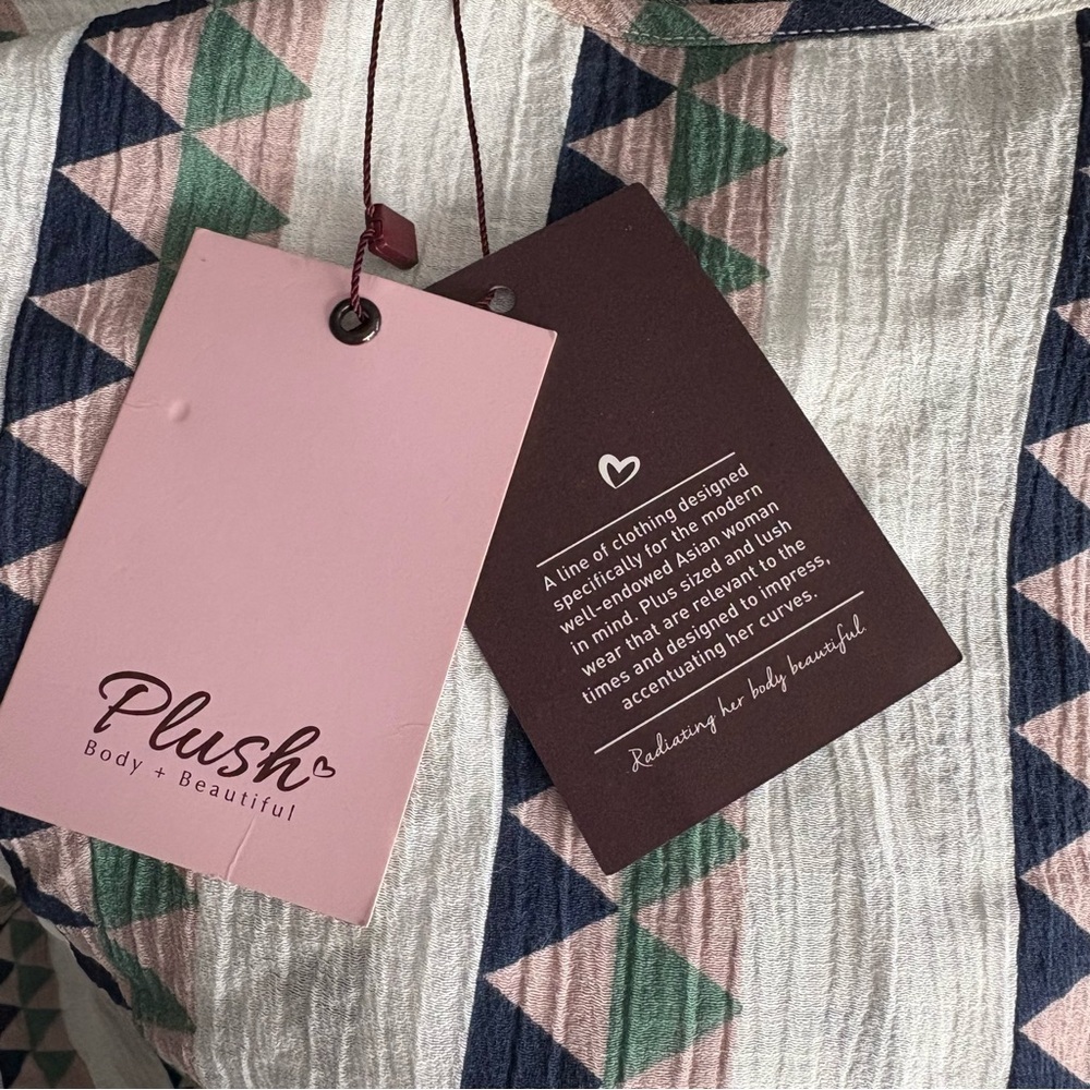 Geometric Patterned Women's Top - Picture 11 of 11